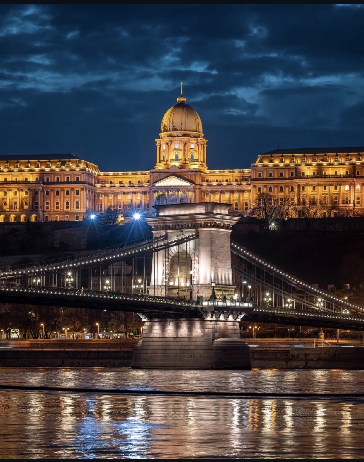 Chain Bridge in Budapest at night — iconic city landmark